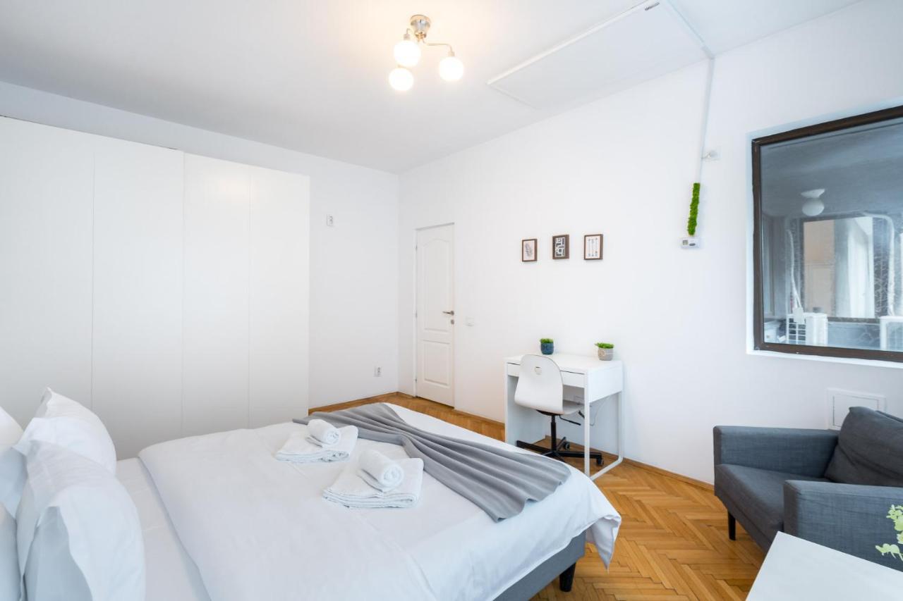 Aonia 2Bdr Apartment - P-Ta Romana View Boekarest Buitenkant foto