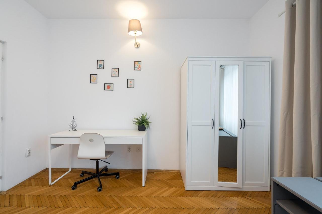 Aonia 2Bdr Apartment - P-Ta Romana View Boekarest Buitenkant foto