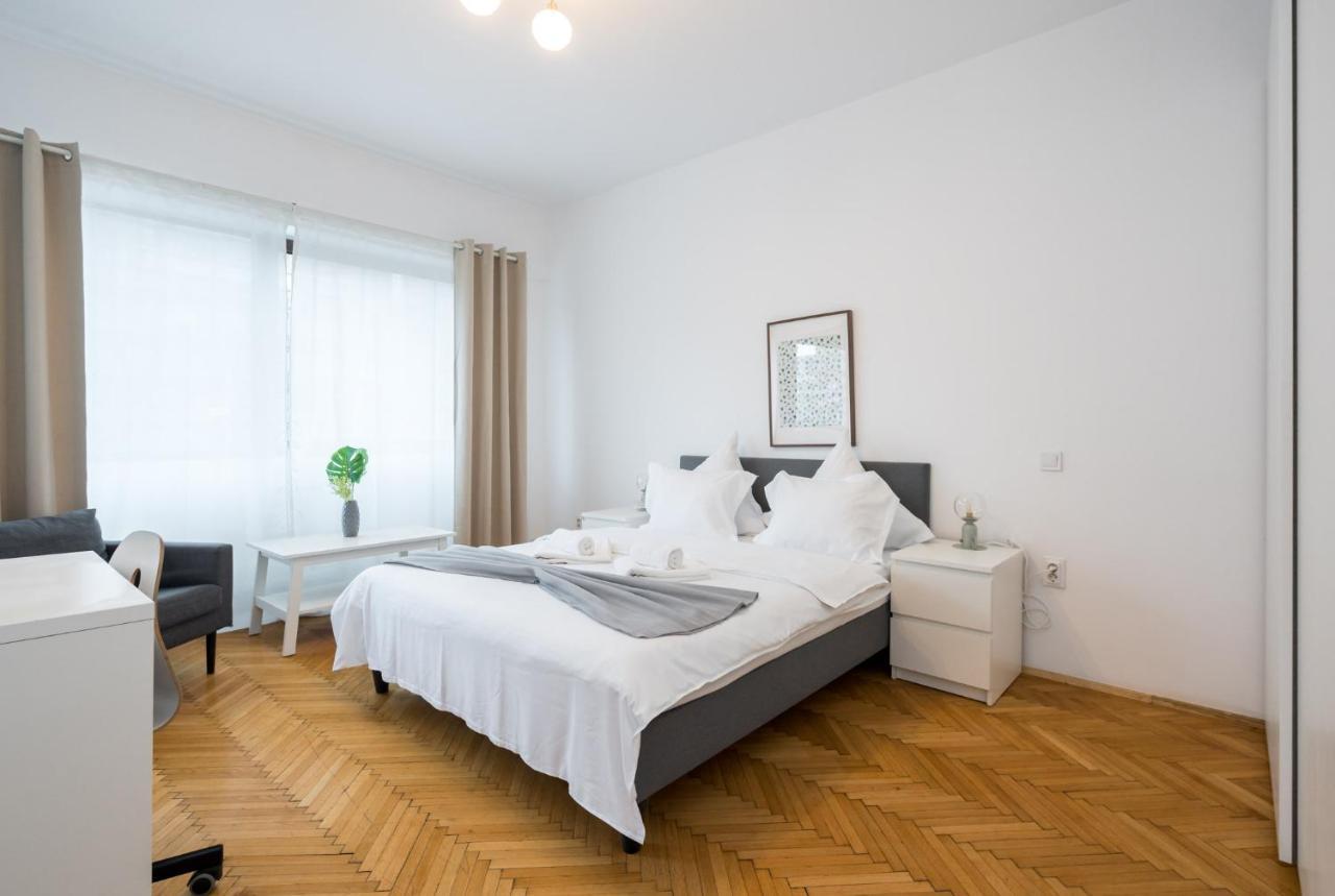 Aonia 2Bdr Apartment - P-Ta Romana View Boekarest Buitenkant foto